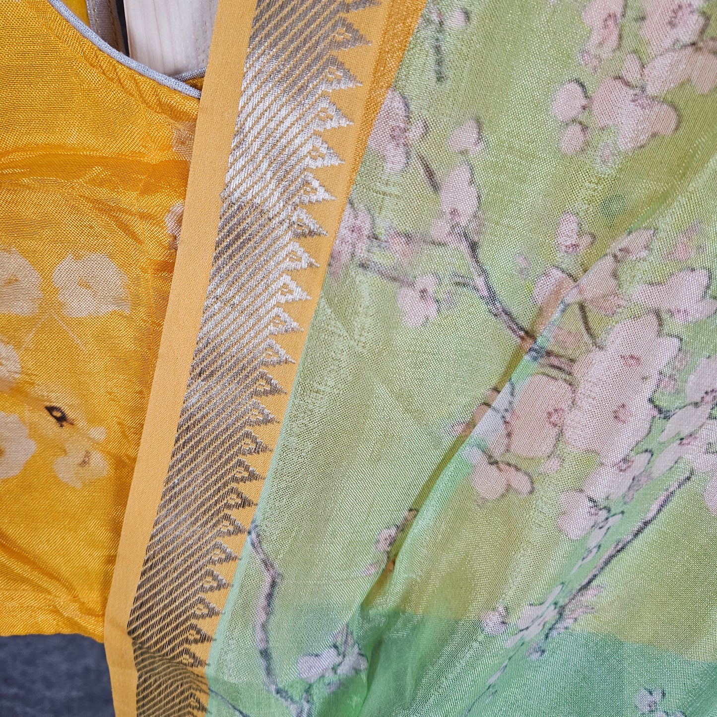 Atomic Yellow/Green Mangalagiri Saree